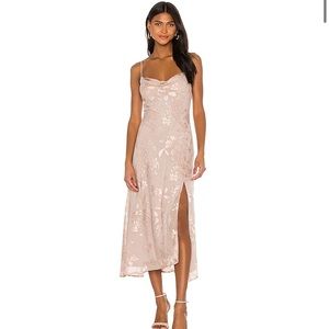 Gaia Floral Jacquard Midi Dress in the color Blush. Beautiful dress with slit.